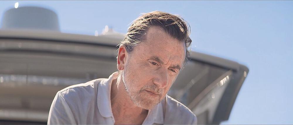 Eindringliche Stoik. Der britische Industriellensohn Neil (Tim Roth) kehrt nach dem Tod der Mutter nicht in die Heimat zurück.