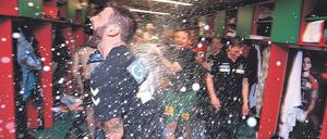 Das ging zur Sache. Wiegert bei der Magdeburger Meisterfeier.