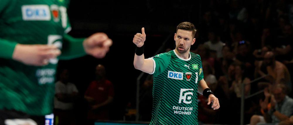 Daumen hoch. Fabian Wiede und die Füchse gewannen am Sonntag gegen Minden