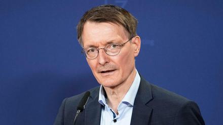 Karl Lauterbach will sich in der Ukraine ein Bild davon machen, wie verletzte Menschen besser versorgt werden könnten.