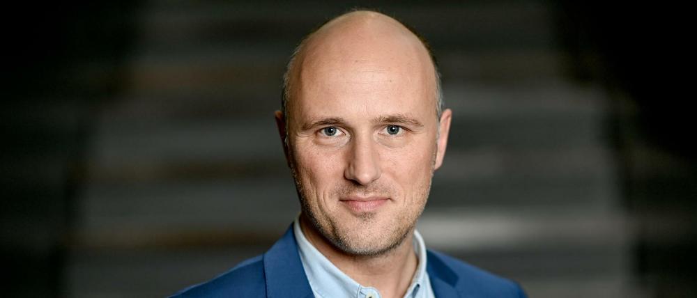 Sven Lehmann, Parlamentarischer Staatssekretär im Bundesministerium für Familie, Senioren, Frauen und Jugend, sagt: "Transfeindlichkeit ist keine Meinung."