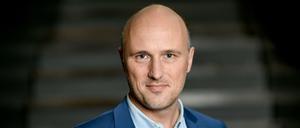 Sven Lehmann, Parlamentarischer Staatssekretär im Bundesministerium für Familie, Senioren, Frauen und Jugend, sagt: "Transfeindlichkeit ist keine Meinung."