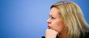 Bundesinnenministerin Nancy Faeser möchte „ein erstes Migrationspaket noch vor der Sommerpause auf den Weg bringen“.