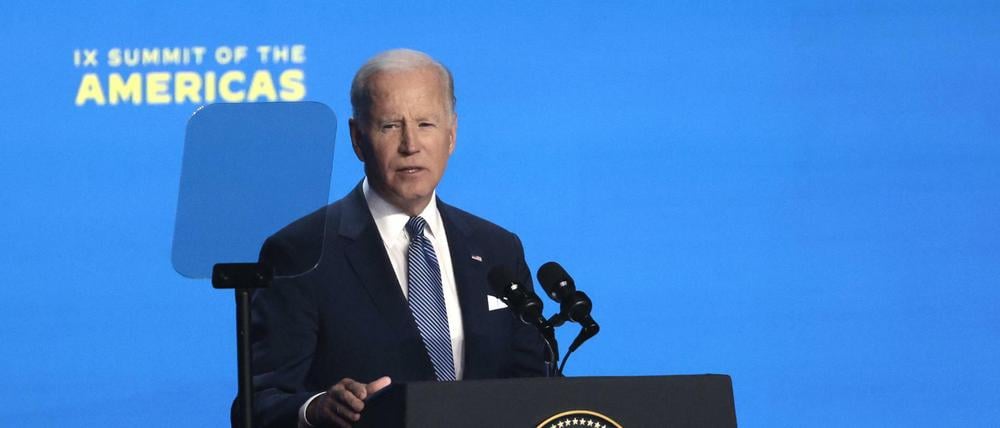 Der US-amerikanische Präsident Joe Biden bei der Eröffnungsrede des IX. Gipfels der Organisation Amerikanischer Staaten (OAS) in Los Angeles.