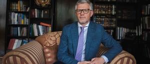 Der ukrainische Botschafter Andrij Melnyk kritisiert Angela Merkel scharf. 