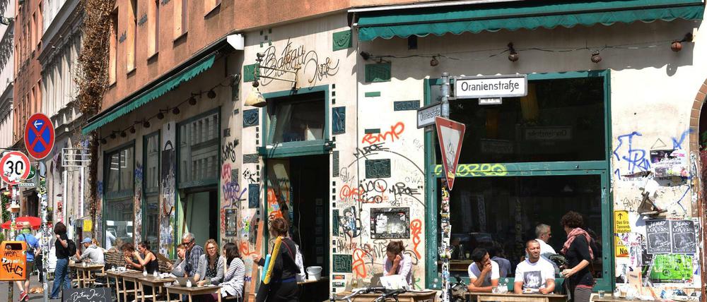 Das Café Bateau Ivre in Kreuzberg. 