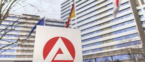 Die Anträge werden bei der Arbeitsagentur gestellt. 1,1 Millionen sind noch nicht abgeschlossen. 