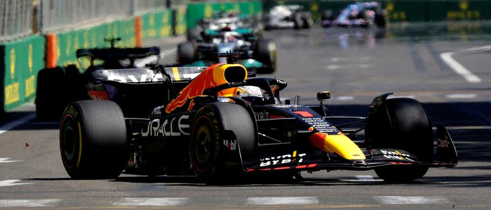 Wieder mal vorn. Max Verstappen beim Rennen in Baku.