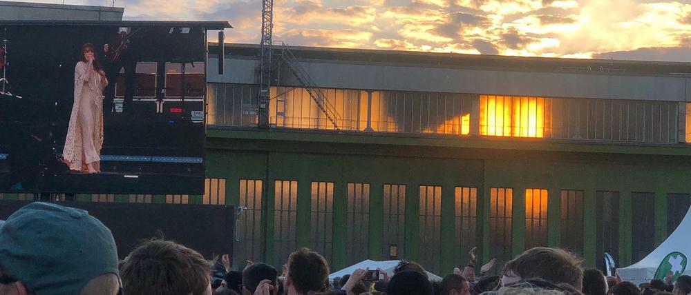 Erdbebenzeit in Tempelhof mit Florence + the Machine.
