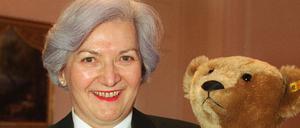 Kreative Fundraiserin. Die Kuscheltiere bekam Christiane Herzog 1997 geschenkt. Sie wurden im Sommer 1997 zugunsten der Mukoviszidose-Stiftung versteigert. 