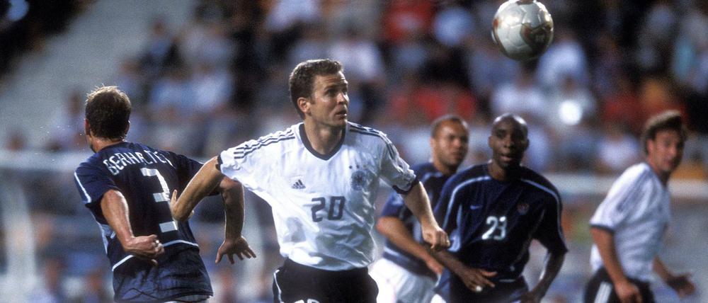 Oliver Bierhoff (im weißen Trikot) war kein begnadeter Techniker, aber er wusste immer, worauf es im Fußball ankommt.