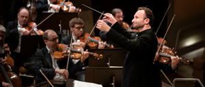 Kirill Petrenko macht sich mit seinem Orchester die Raritäten aus dem 20. Jahrhundert der Musikgeschichte ganz zu eigen.