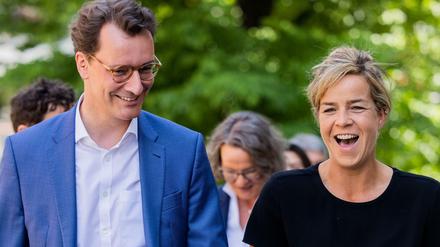 Hendrik Wüst (CDU), Ministerpräsident von Nordrhein-Westfalen, und Mona Neubaur (Bündnis 90/Die Grünen).