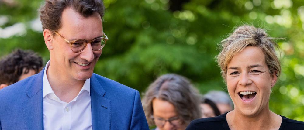 Hendrik Wüst (CDU), Ministerpräsident von Nordrhein-Westfalen, und Mona Neubaur (Bündnis 90/Die Grünen).
