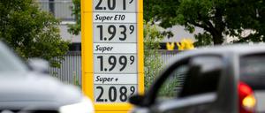 Die Preise für Kraftstoffe steigen in Deutschland weiter an.