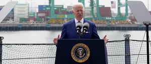 US-Präsident Biden hält beim Amerika-Gipfel eine Rede im Hafen von Los Angeles. 