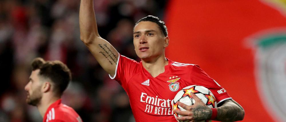 Hier jubelte Darwin Nunez noch über seinen Treffer gegen den FC Liverpool. Nun wechselt er von Benfica Lissabon an die Anfield Road.