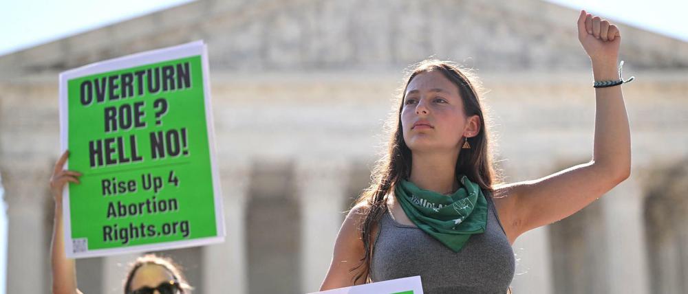 Fast täglich wird vor dem Supreme Court in Washington D.C. für und gegen das Recht auf Abtreibung demonstriert.
