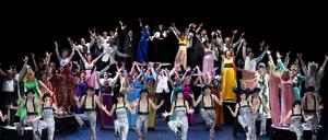 Finalszene von "Barrie Kosky's All-Singing, All-Dancing Yiddish Revue".