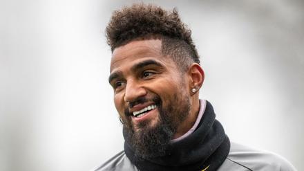 Hat gut lachen: Kevin-Prince Boateng hat geheiratet und bleibt wohl auch der „alten Dame“ Hertha erhalten.
