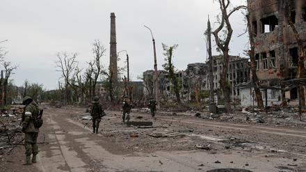 Vollkommen zerstört. "Es gibt kein Mariupol mehr", sagt Andrii Portnov. Die Menschen stehen buchstäblich vor dem Nichts. 