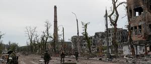 Vollkommen zerstört. "Es gibt kein Mariupol mehr", sagt Andrii Portnov. Die Menschen stehen buchstäblich vor dem Nichts. 
