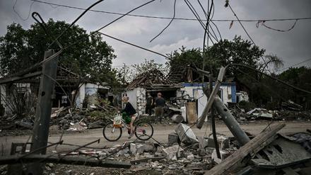 Russland fliegt heftige Angriffe in der Ostukraine.