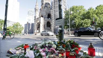 Gedenken an die Opfer der Amokfahrt am Kurfürstendamm, Tauentzienstrasse in Berlin. 