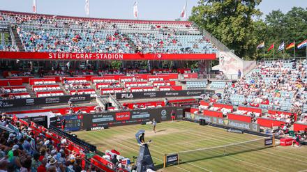 Am Ende waren die Ränge gut gefüllt. Zuschauer im Steffi-Graf-Stadion. 