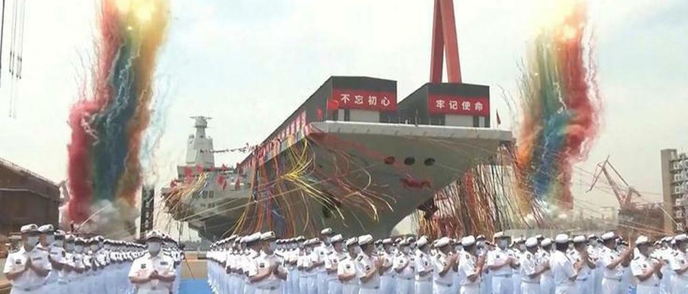 China präsentiert seinen dritten Flugzeugträger „Fujian“ am 17.06.2022 in Shanghai.