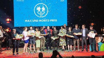 Die Gewinner*innen der Max-und-Moritz-Preise bei der Verleihung am Freitagabend.