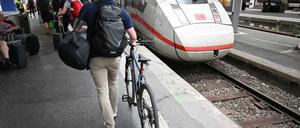 "Fixe Fahrradreparatur direkt am Bahnhof" – damit wirbt jetzt die Deutsche Bahn.