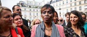 Ein langer Weg bis zur Assemblée: Rachel Keke am 21. Juni 2022 vor der französischen Nationalversammlung.