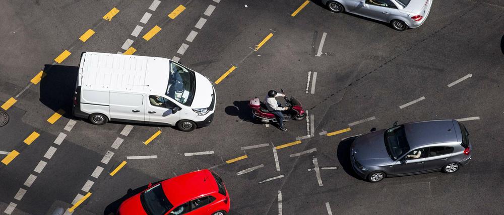 Um mehr als ein Drittel stieg die Zahl der bei Verkehrsunfällen Verletzen in Berlin im Vergleich zum Vorjahreszeitraum.