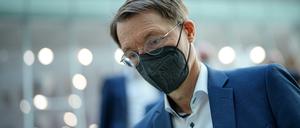 Karl Lauterbach (SPD), Bundesminister für Gesundheit, nach einer Pressekonferenz.