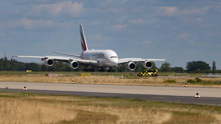 Derzeit fliegen 65 bis 70 der insgesamt 119 einsatzfähigen Emirates-Exemplare des größten Passagierflugzeugs der Welt.