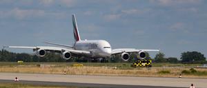 Derzeit fliegen 65 bis 70 der insgesamt 119 einsatzfähigen Emirates-Exemplare des größten Passagierflugzeugs der Welt.