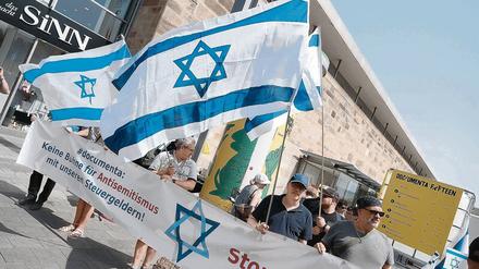 Für Israel, gegen Judenhass. Demonstranten in Kassel. 