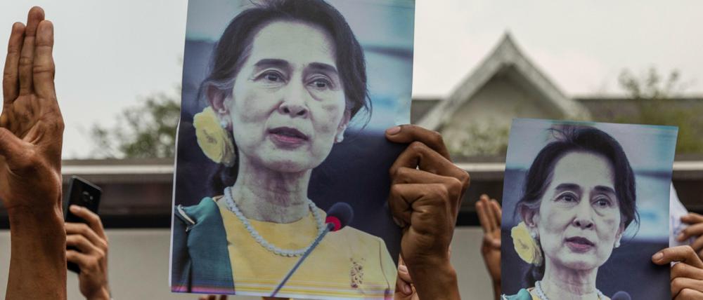 Unterstützer von Aung San Suu Kyi in Myanmar (am 7. Februar 2021)
