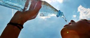 Als Durstlöscher ist Klassik-Mineralwasser bestens geeignet.