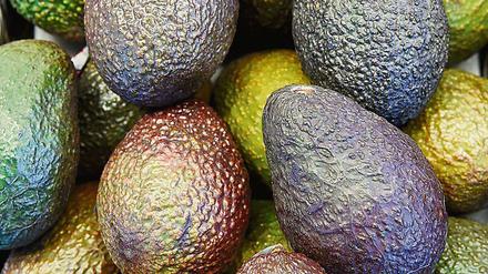 Im Versuch blieben Avocados mit Ummantelung länger frisch.