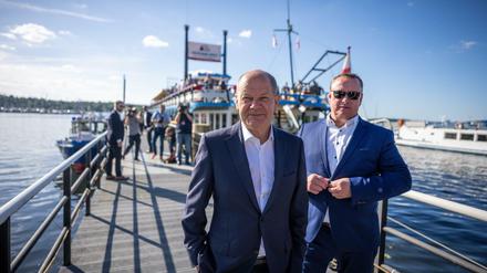 Bundeskanzler Olaf Scholz vor der Spargelfahrt des Seeheimer Kreises der SPD
