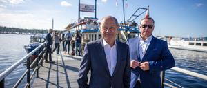Bundeskanzler Olaf Scholz vor der Spargelfahrt des Seeheimer Kreises der SPD