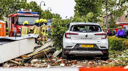 Sturmschäden im niederländischen Zierikzee in Zeeland, die am 27.06.2022 durch einen Tornado verursacht wurden. 
