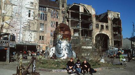 So sah es früher mal aus am Tacheles. Heute kostet ein Loft am selben Ort 4,31 Millionen Euro.