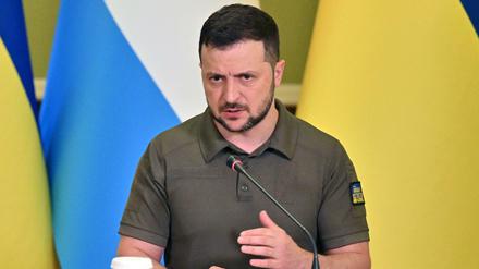 Der ukrainische Präsident Selenskyj bei einer Pressekonferenz in Kiew. 