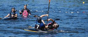 Ein Hauen und Stechen: Kanu-Polo ist ein ausgesprochen fordernder Sport. 