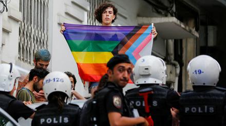 Die Polizei ging in Istanbul brutal gegen Demonstrierende vor.