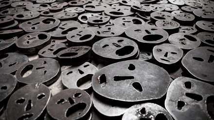 Die Installation „Detail of Fallen Leaves“ im Jüdischen Museum, 2020.