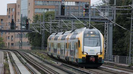 Ein Regionalexpress der Odeg in Berlin. (Archivbild) 
